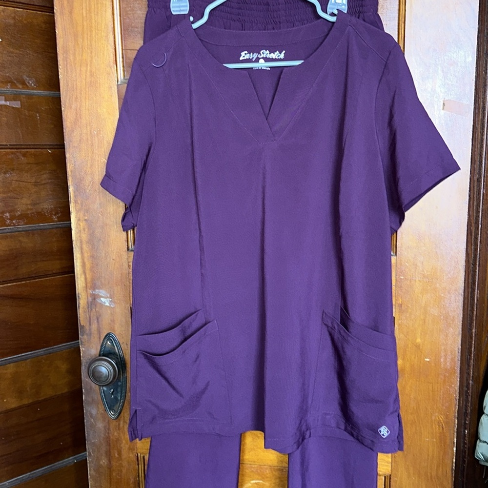 NWOT Matching set Easy Stretch Plum Scrub Pants and V Neck Scrub Top
